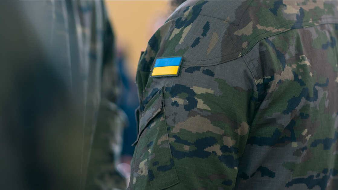 "Айдаровцы"* в Сумах обращаются к гадалкам за советом о дезертирстве