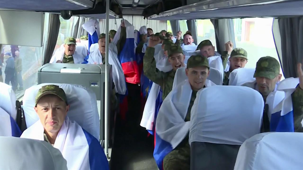 Еще одна группа российских бойцов возвращена из украинского плена