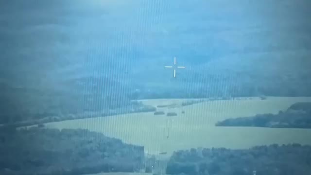 Российские войска ударом четырех ФАБ-500 уничтожили опорный пункт ВСУ в районе населенного пункта...