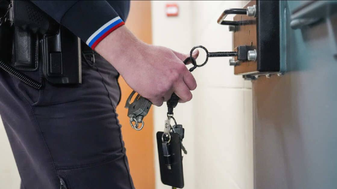 Суд арестовал мужчину, желавшего помочь модернизировать технику НАТО