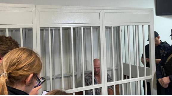 Швырнувшему мальчика на пол в Шереметьево грозит до 15 лет колонии