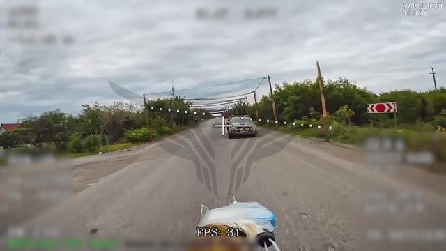 FPV-дрон на оптоволокне уничтожил пикап ВСУ под Покровском. Работает «Рубикон»