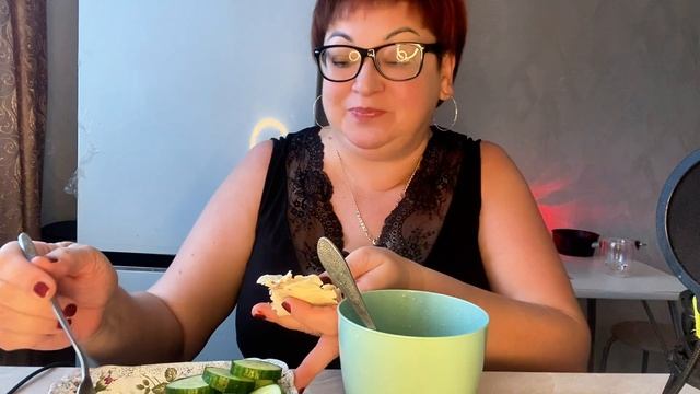 УСЛЫШАЛА НАДО СЪЕДАТЬ 1кг200 гр ЕДЫ в ДЕНЬ,ПОШЛА ЗА САЛОМ🤣/МУКБАНГ