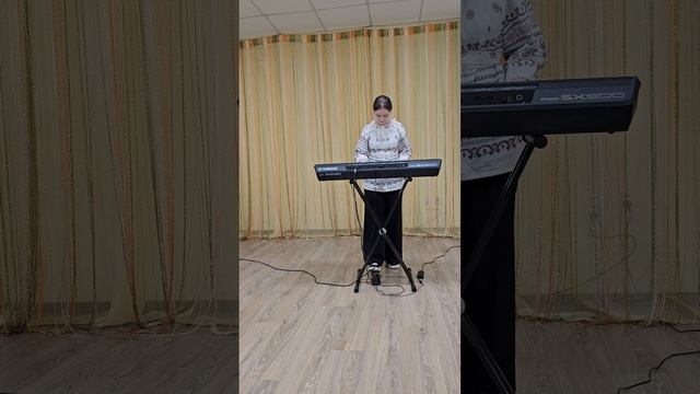 Букреева Виталина. Русская народная песня "Вдоль по улице метелица метёт".