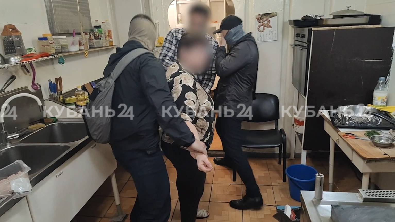 В Новороссийске работницу корабля задержали по подозрению в передаче данных ВСУ