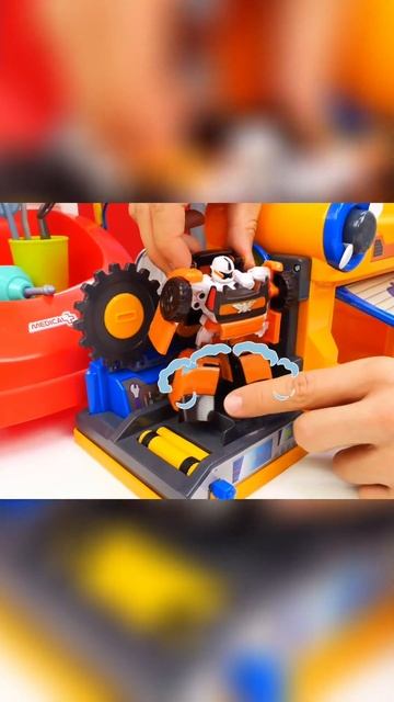 Сканируем трансформера!  Игры для детей #весело  #трансформеры  #игрушкидлядетей