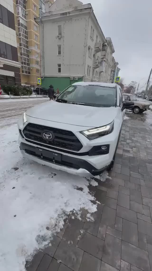 Toyota RAV4 Белый