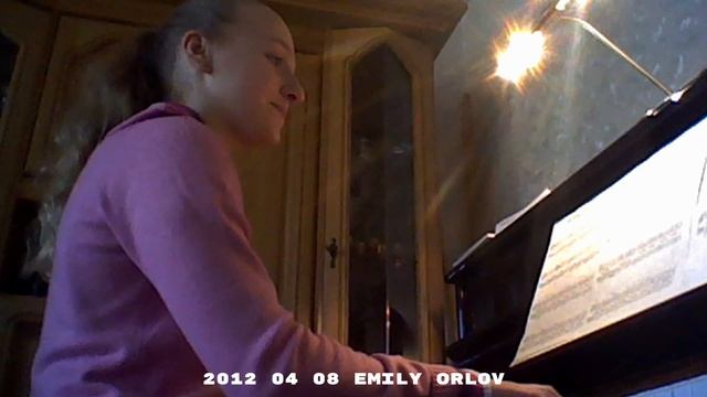 2012 04 08 EMILY ORLOV ИГРАЕТ НА ПИАНИНО 2.mp4