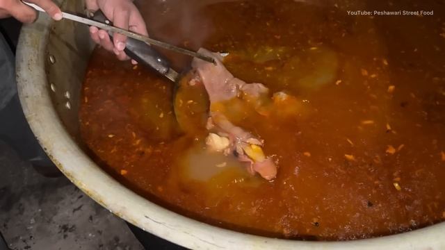 Завтрак по-пакистански. Обжаренные головы и ножки.