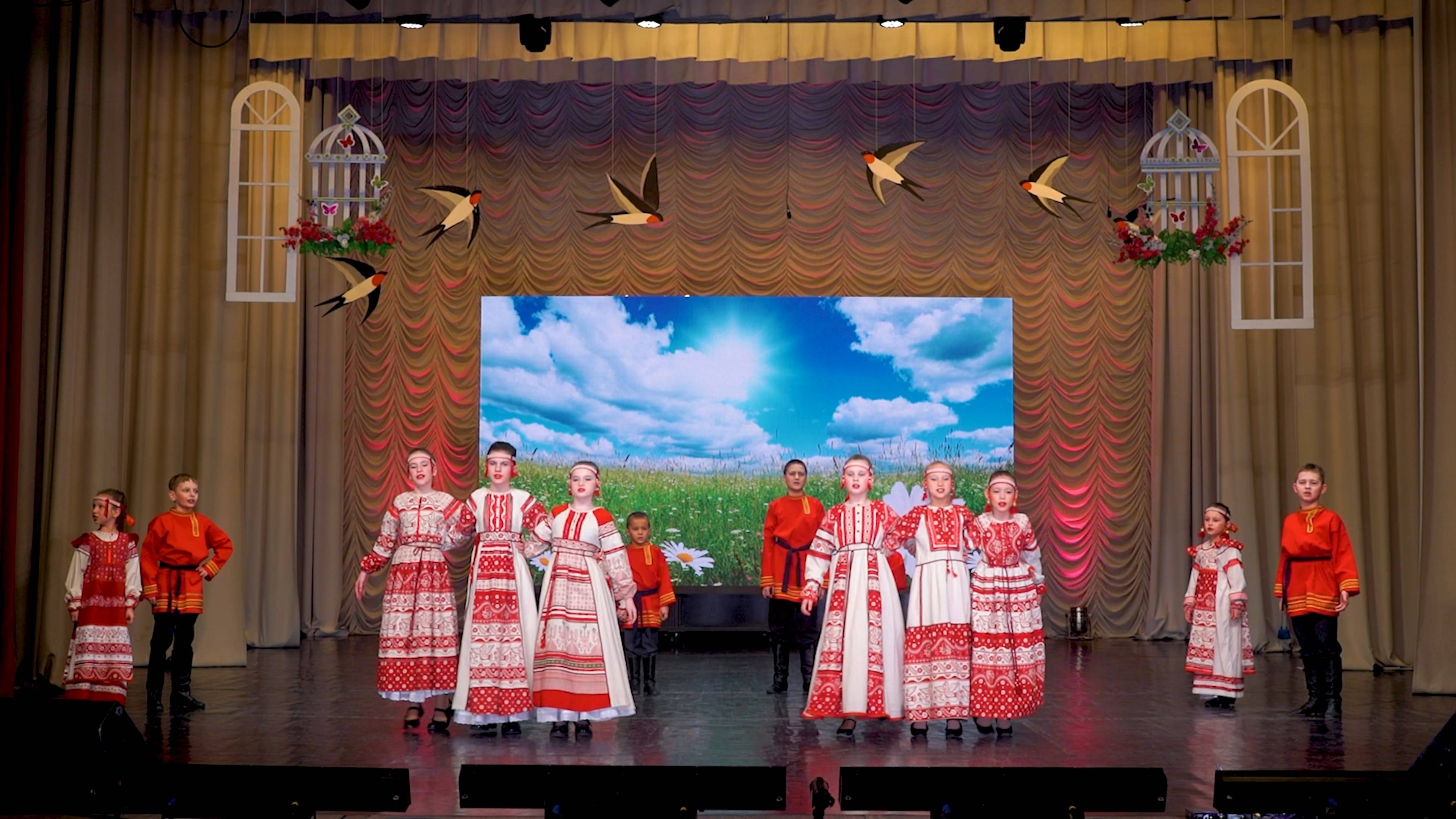 Ансамбль народной песни " Сударушка " . " У Ванюши кудри вьются "