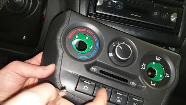 ЛАДА Гранта лифтбек 2020 установка автомагнитолы Pioneer SPH-10BT, акустической полки и шумоизоляции