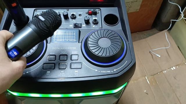 КОЛОНКА В МДФ КОРПУСЕ акустическая музыкальная на аккумуляторе и от розетки и от машины + 2 Микрофон