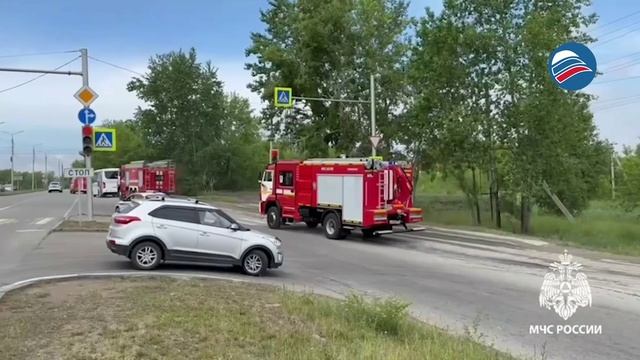 МЧС усиливает группировку в Забайкалье: 50 пожарных и 10 единиц техники направлены в зону ЧС