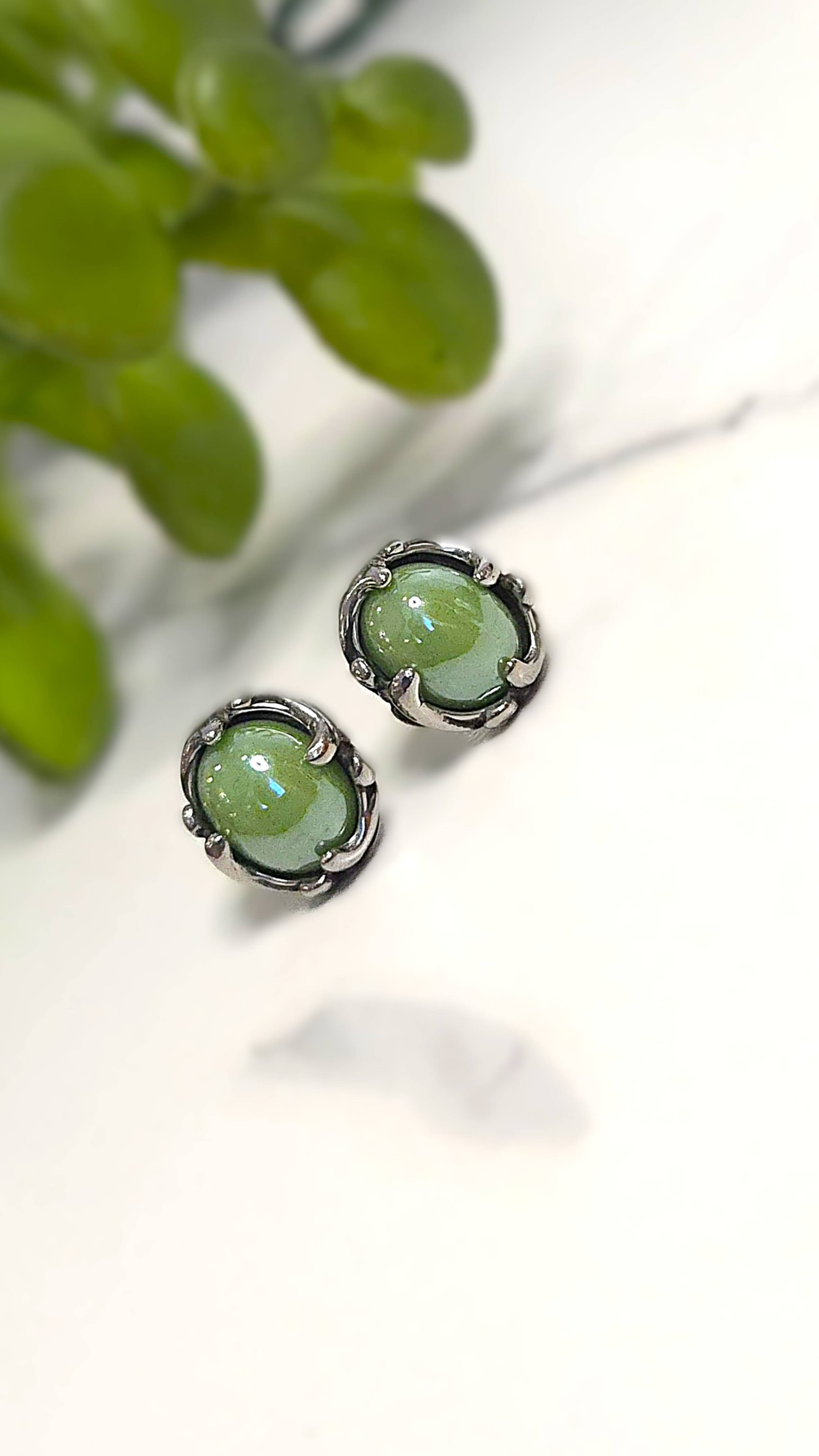 Серьги-пусеты с зелёным камнем "Бабушкин винтаж" от StarfallShop