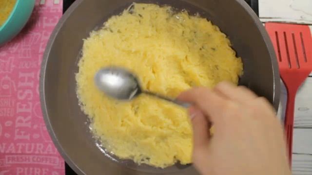 Такой Пирог на сковороде вы еще не готовили. Простая и дешевая еда.