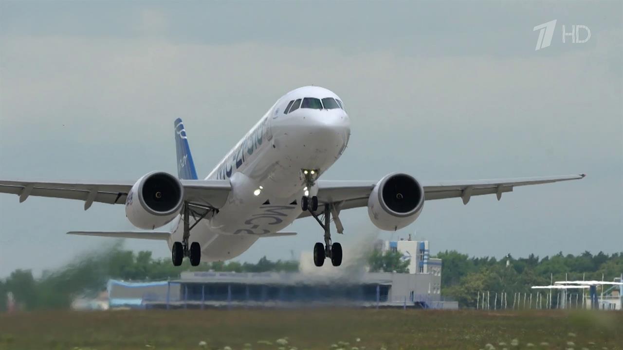 Новейший лайнер МС-21 совершил первый полет в рамках сертификационных испытаний