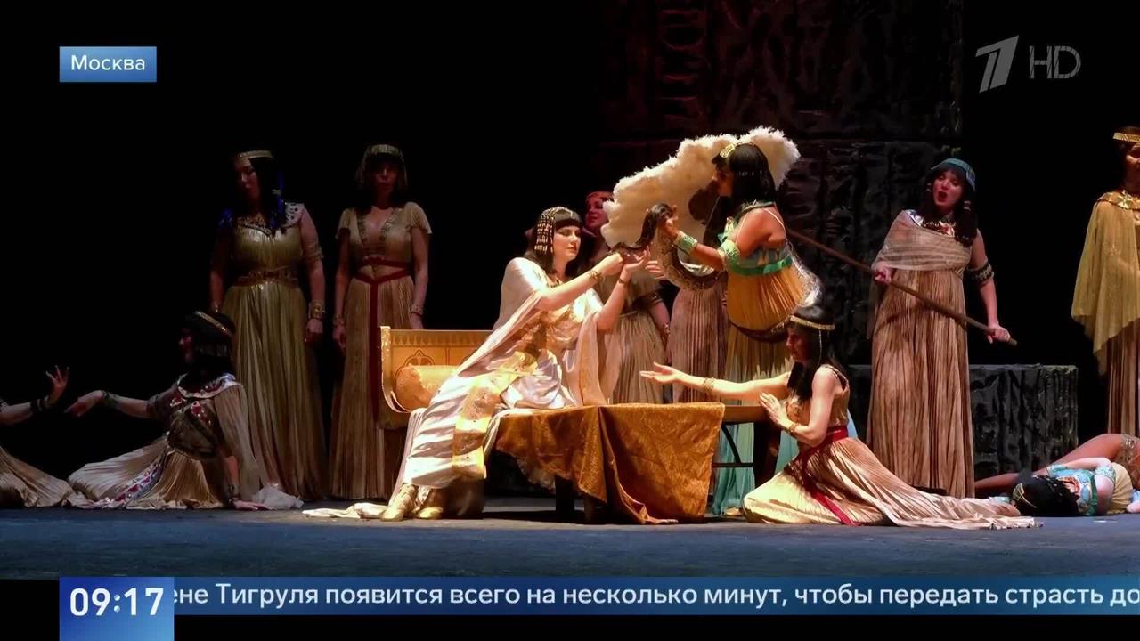Змея в Большом театре: оперу "Аида" покажут с участием огромного питона
