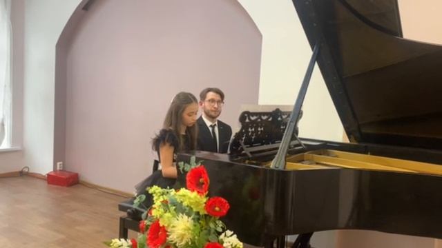 Полина Захаренко (2 кл.) и Дмитрий Соболев - Надежда (автор Дмитрий Соболев)