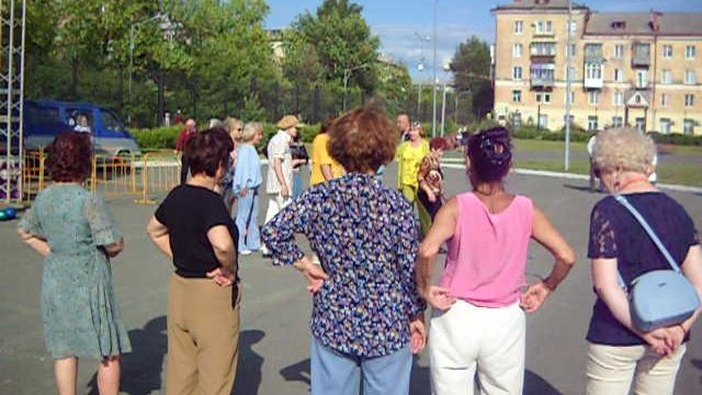 25.06.25, в парке ДК Окунева, состоялась концертно-танцевальная программа Сегодня вечером г.Н.Тагил