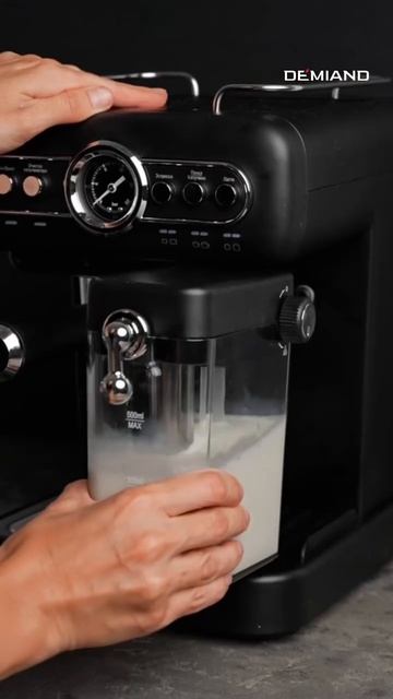 Шикарный капучино в кофеварке Demiand ☕️

Купить на WB 304965924