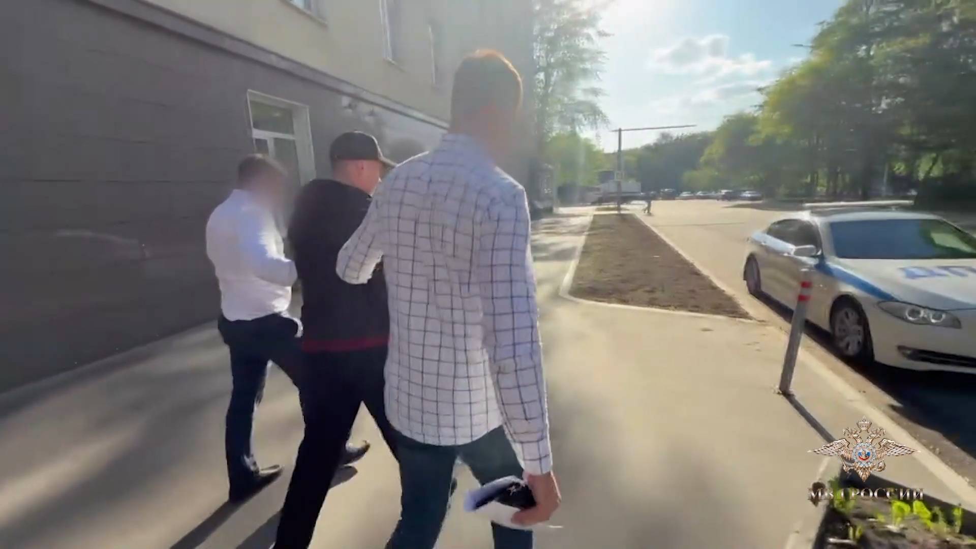 Полицейские задержали восьмерых подозреваемых в хищении сбережений граждан