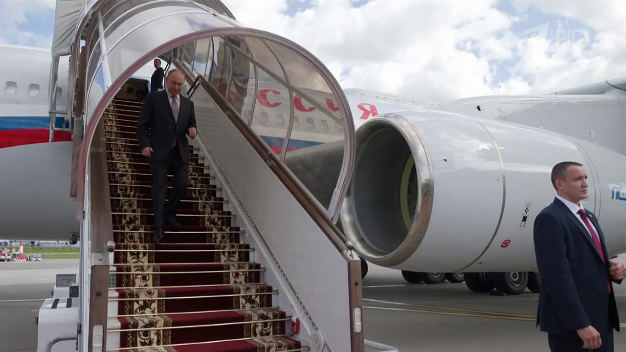 Владимир Путин прибыл в Минск для участия в мероприятиях саммита ЕАЭС