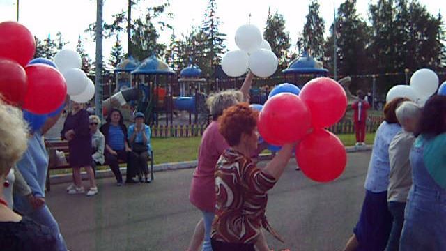 25.06.25, в парке ДК Окунева, состоялась концертно-танцевальная программа Сегодня вечером г.Н.Тагил