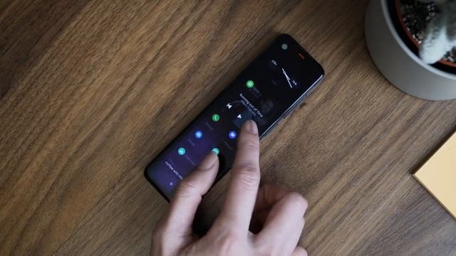 На eBay распродают прототипы Essential Gem — одного из самых необычных смартфонов.