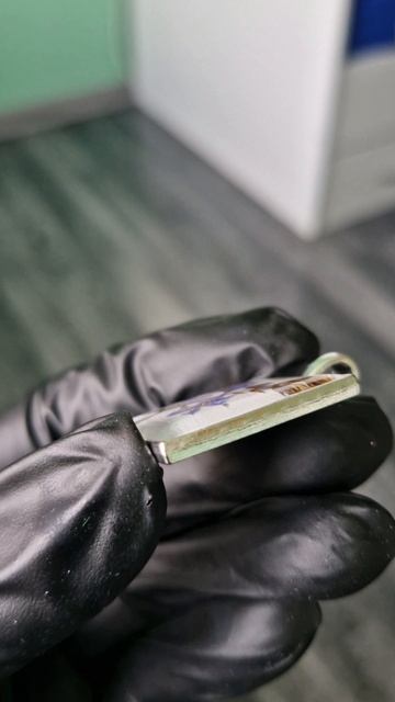 98. Кулон с сухоцветами