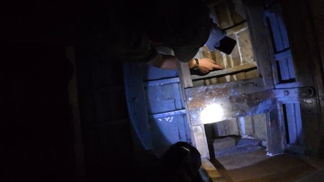 Как вчетвером спустить ял на воду