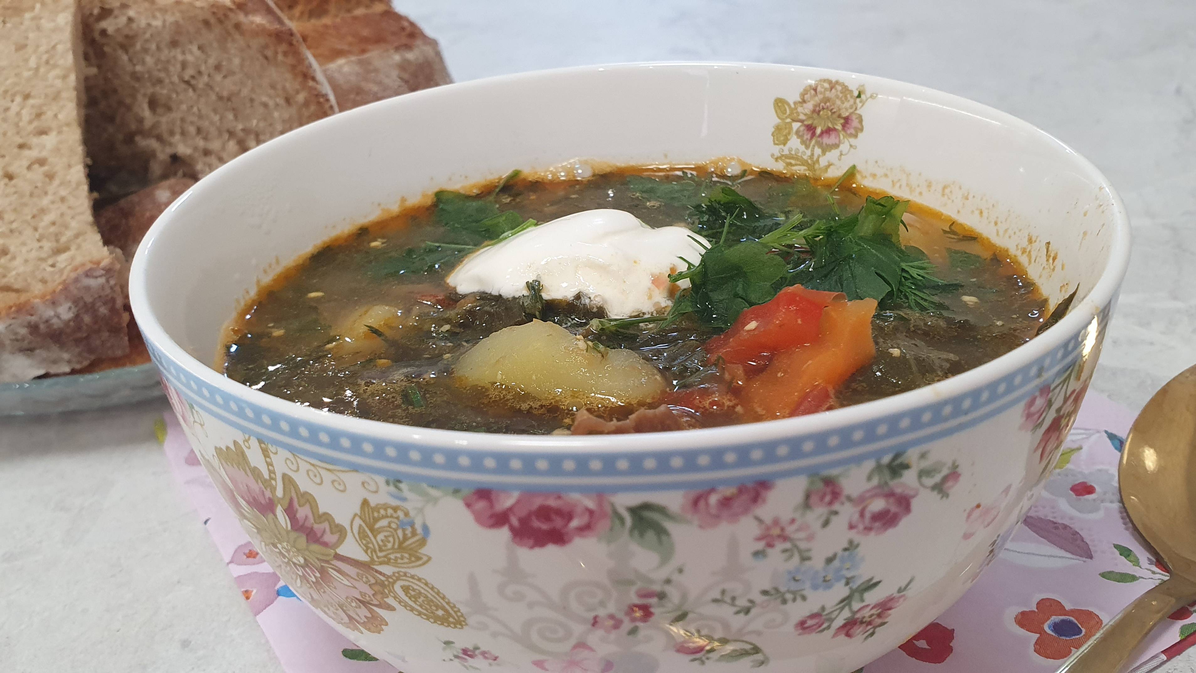 🤗Зелёный борщ со щавелем, фасолью и яйцами.🥗