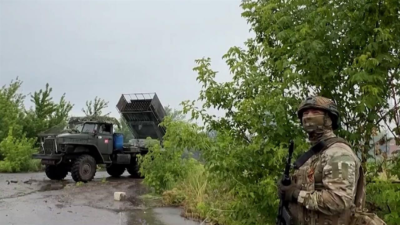 Ярославские десантники выбивают врага из окрестностей Часова Яра в ДНР
