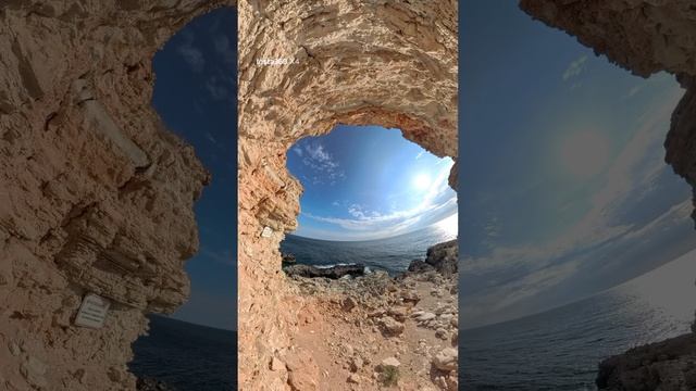 ### **🌊 Русские хэштеги:**  
#ПутешествиеМечты  
#МореИСкалы  
#ПриродаИГармония  
#СпокойствиеВолн