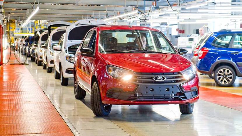 АвтоВАЗ поднял цены автомобилей Lada в окраске металлик