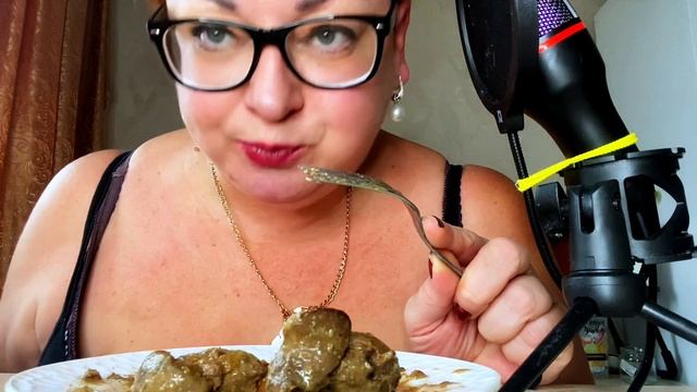 КАЖДОЕ УТРО У МЕНЯ НАЧИНАЕТСЯ ОДИНАКОВО-Я ВСЕМ ЗАВИДУВАЮ🤣/А на ЕДУ У МЕНЯ ПЕЧЕНКА/МУКБАНГ