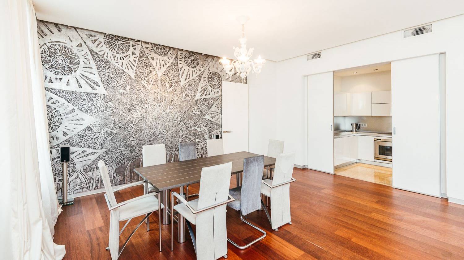 Уникальное предложение! Аренда 4-комн. квартиры, 180 м² (ID 23514)