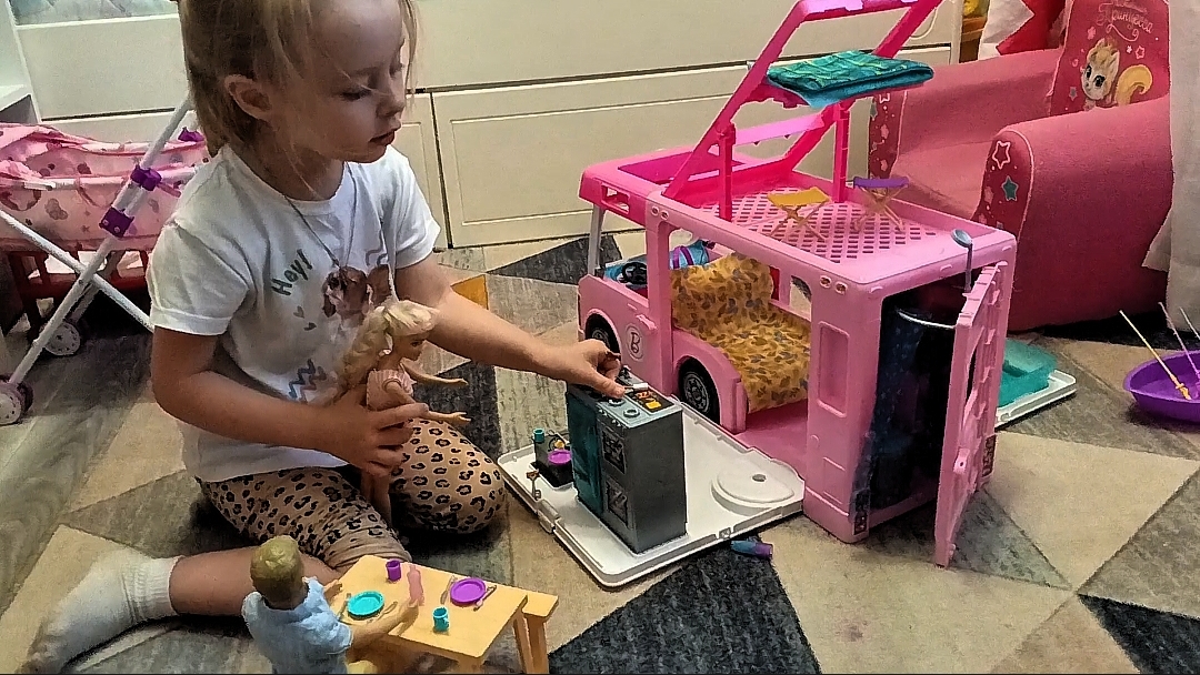Семейные забавы с Миланой и Barbie