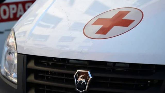 Пенсионерка пыталась покормить уличную кошку и выпала из окна четвертого этажа в Москве.