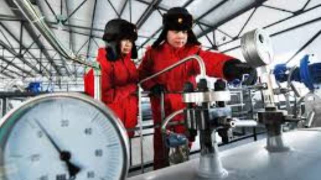 Китай отвечает на угрозы США Ирану усилением закупок нефти и газа у России