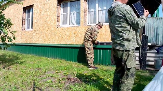 Отделка дома мягкой фасадной плиткой.