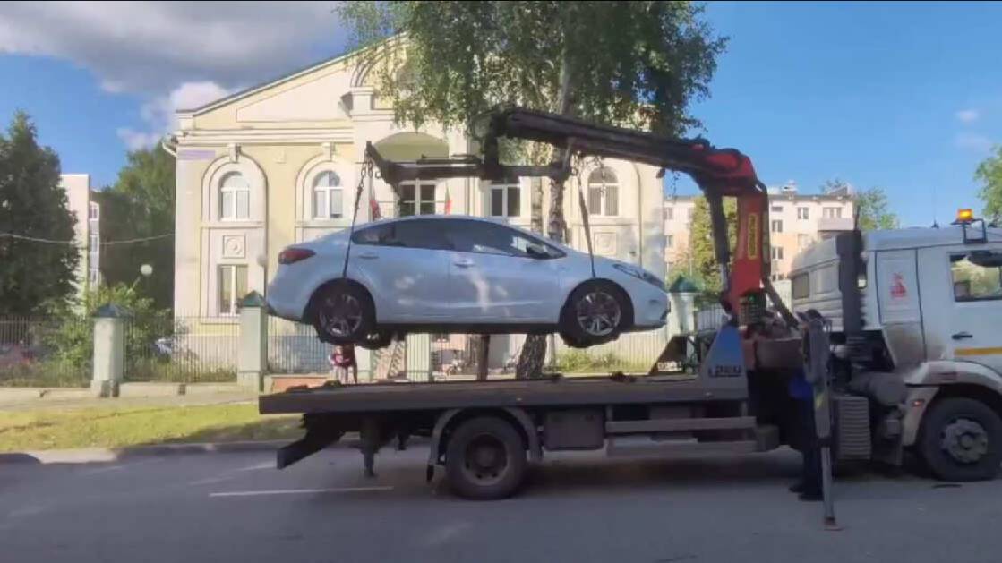 Неплательщик алиментов подвез пристава до работы и лишился авто в Татарстане