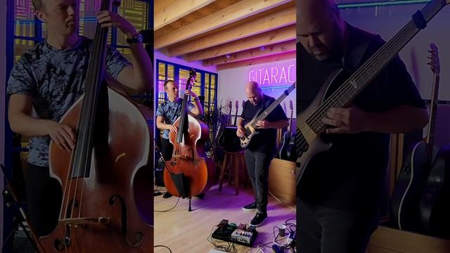 Максимов/Сокулер project 
Красивая тема, фрагмент концерта в Гитарном Клубе
@sokulersergey  
@club_g