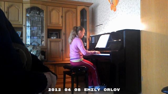 2012 04 08 EMILY ORLOV ИГРАЕТ НА ПИАНИНО 1.mp4