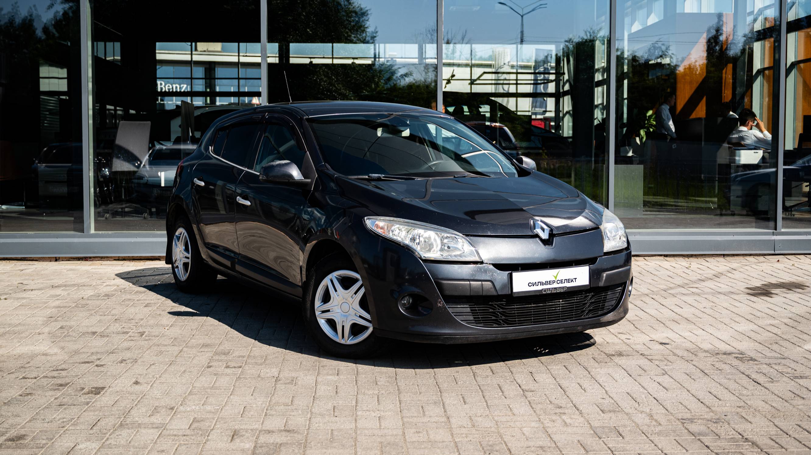 RENAULT MEGANE ЧЕРНЫЙ