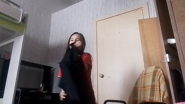 Анюта_тв убирается в комнате