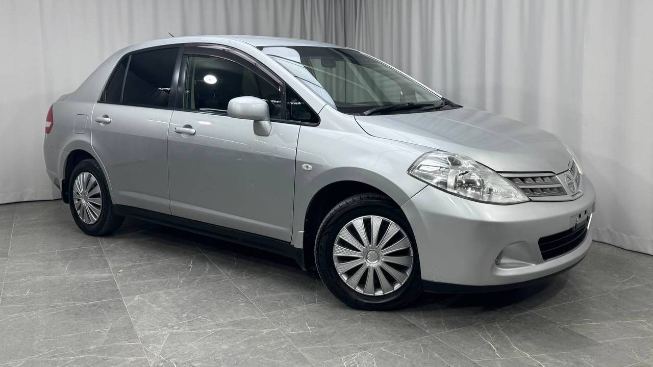 Обзор Nissan Tiida Latio 2008 года выпуска
