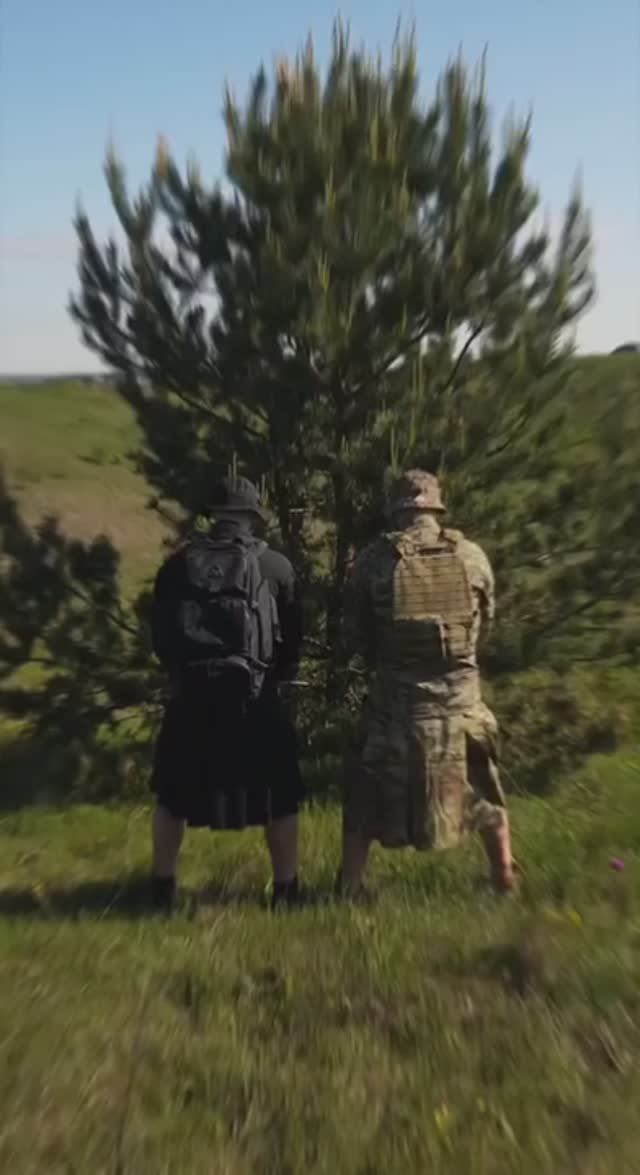 🔴Реклама камуфляжных юбок у хохлов🔴