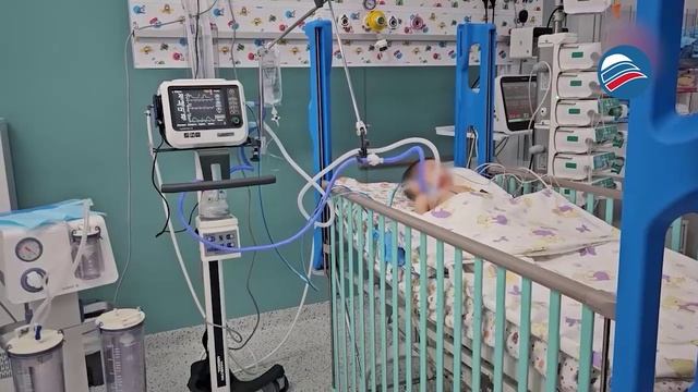 Врачи рассказали о состоянии малыша, которого мужчина бросил на пол в Шереметьево