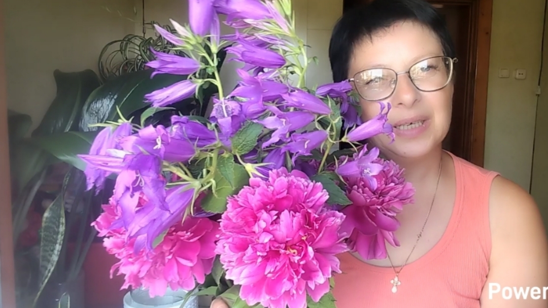 Я тоже девочка / деньги на ветер / вернула подарок / шапочки для капусты.