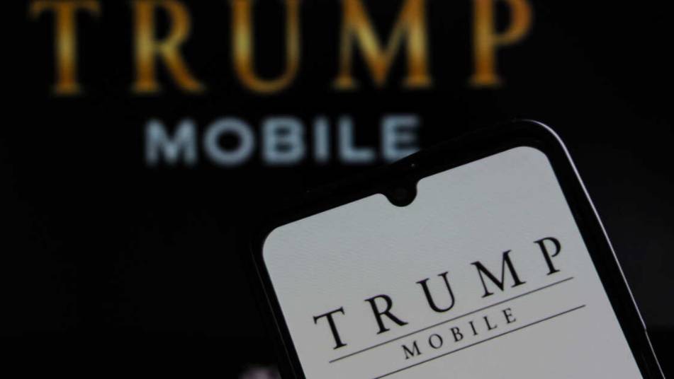 Компания Трампа удалила данные о том, что ее телефоны сделаны в США